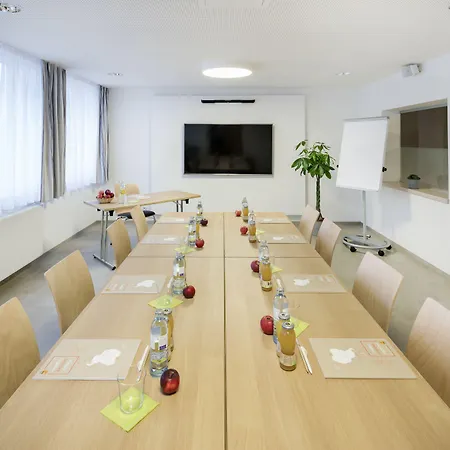 Jufa Hotel 3*