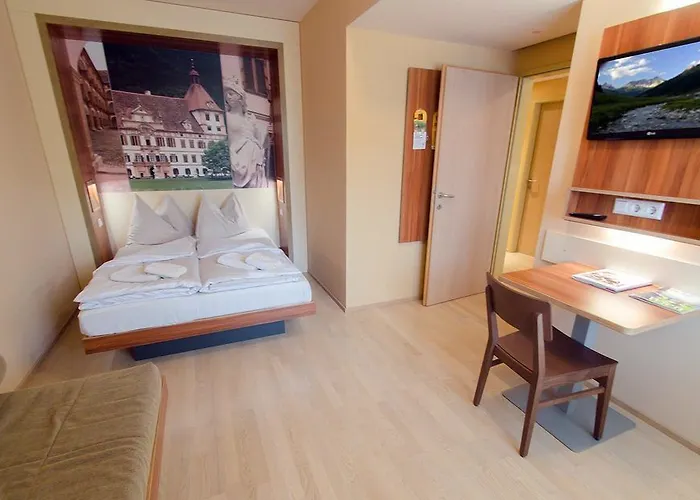 Jufa Готель 3*